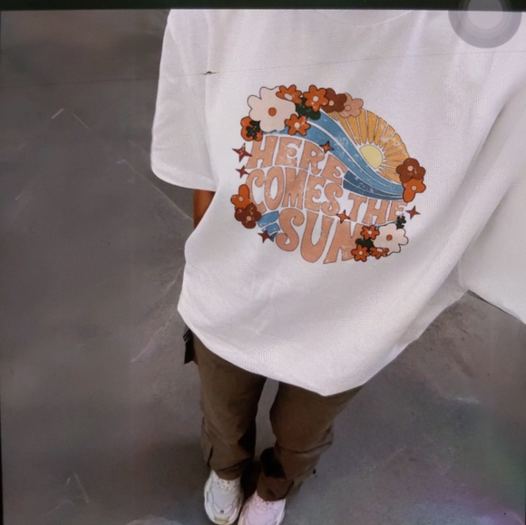 Here Comes the Sun Tshirt - Picture 2 of 2